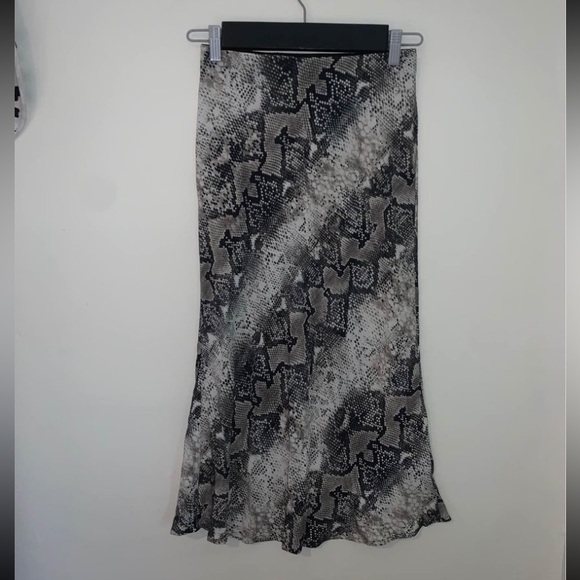 The sanctuary midi flowy snake skin skirt - Picture 2 of 2